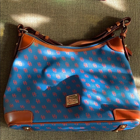Dooney & Bourke pocketbook